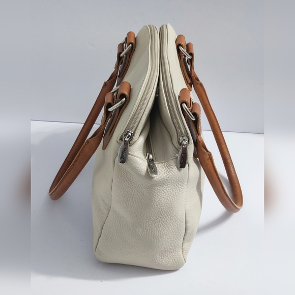 Valentina Cream and Tan Leather Handbag. Pre-owned. Great Condition. - Picture 3 of 15